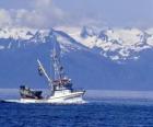 Рыболовная лодка на Аляске